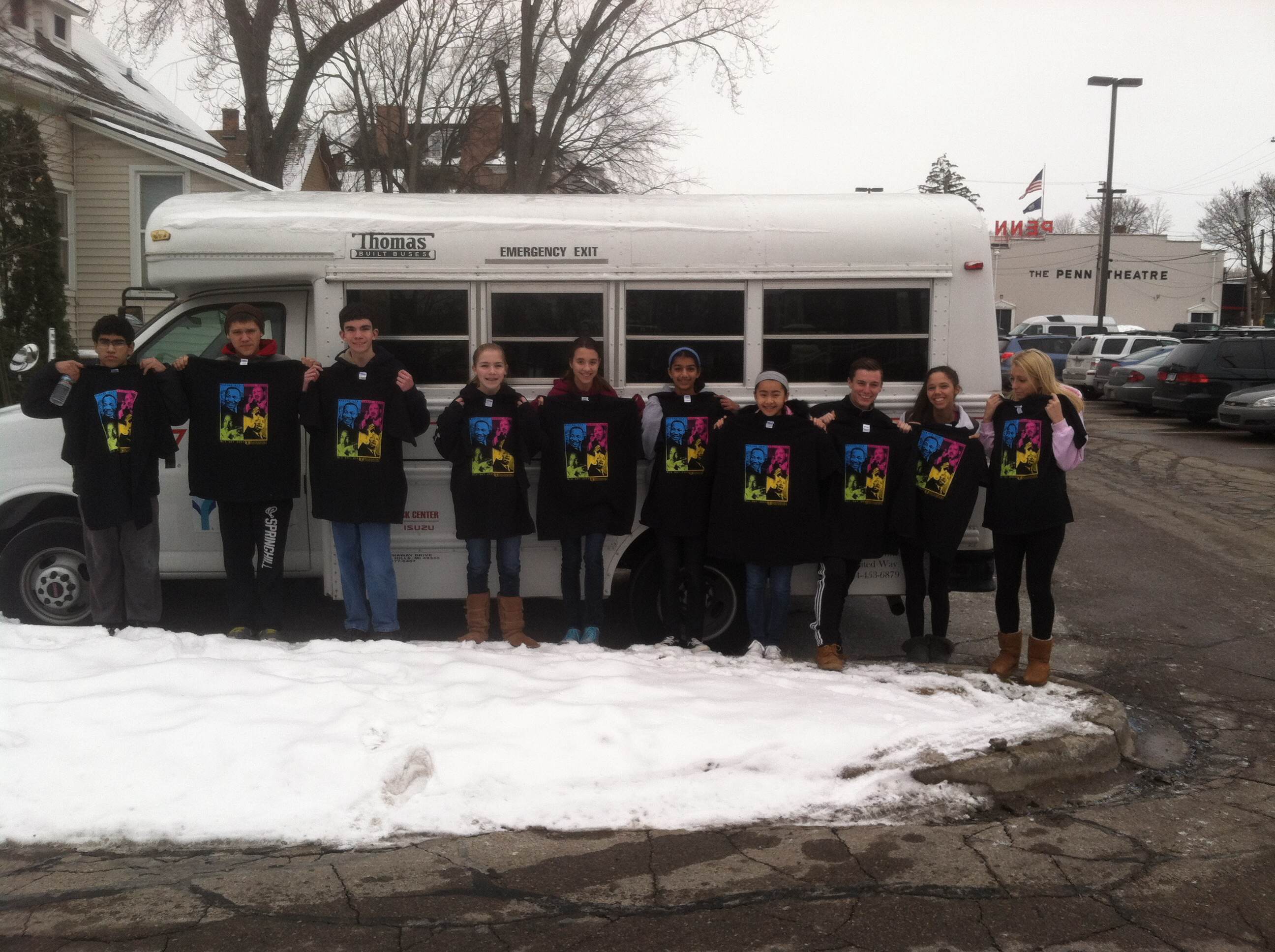 Youth Honor MLK Jr With Service